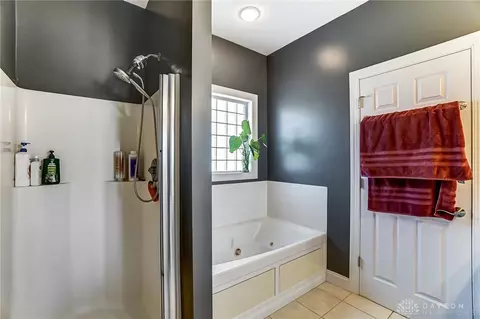 Bath - 3040 Windy Ridge Dr, Springfield, OH 45502 photo 6 of 10