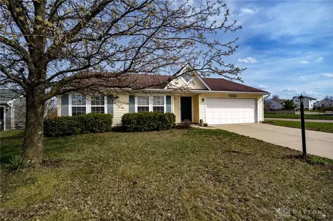 10098 N Cliff Swallow Ct, Miamisburg, OH 45342