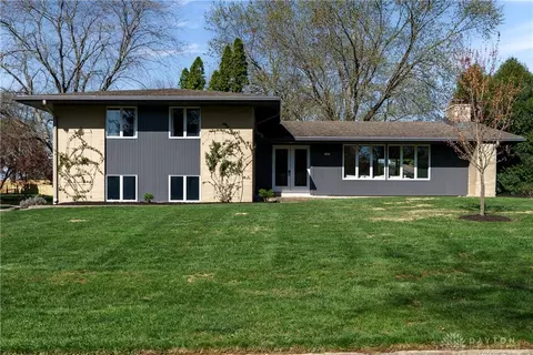 1251 Lomeda Ln, Dayton, OH 45434