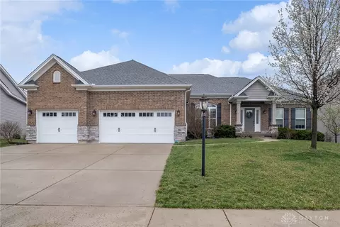 1264 Freedom Pt, Beavercreek, OH 45434