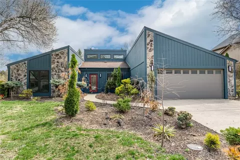 6240 Karlsridge Dr, Dayton, OH 45459