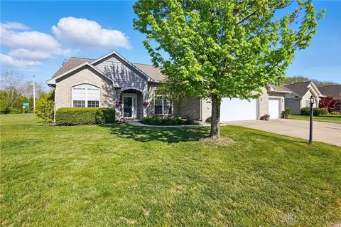2613 Quail Run Dr, Fairborn, OH 45324
