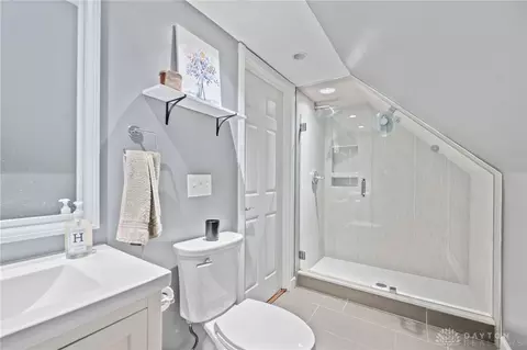 Bath - 3531 Rawson Pl, Cincinnati, OH 45209 photo 3 of 4