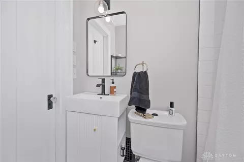 Bath - 3531 Rawson Pl, Cincinnati, OH 45209 photo 2 of 4