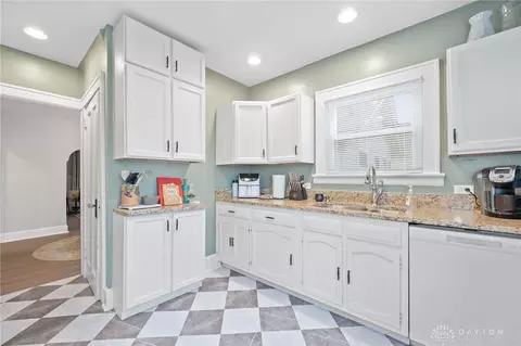 Kitchen - 3531 Rawson Pl, Cincinnati, OH 45209 photo 3 of 4
