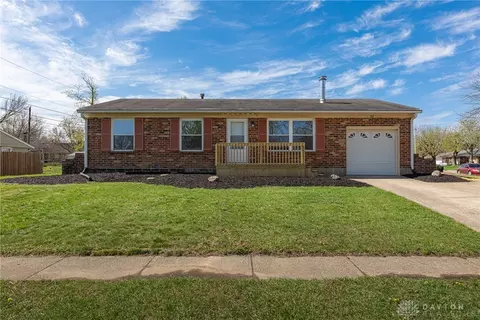 27 S Hillcrest Dr, Germantown, OH 45327