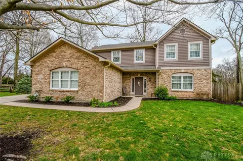 2928 Ramblingwood Ln, Centerville, OH 45458