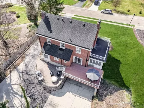 12 Linden Dr, Cincinnati, OH 45215 photo 3