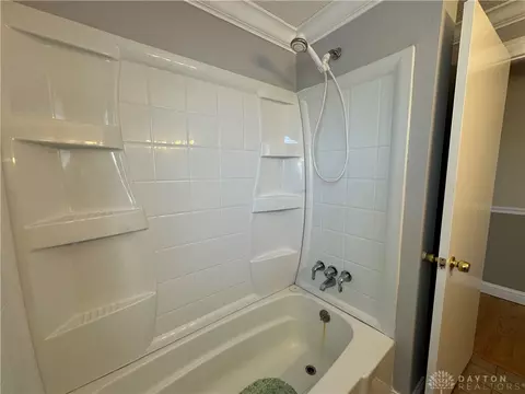 Bath - 1514 Bauer Ave, Kettering, OH 45420 photo 1 of 3
