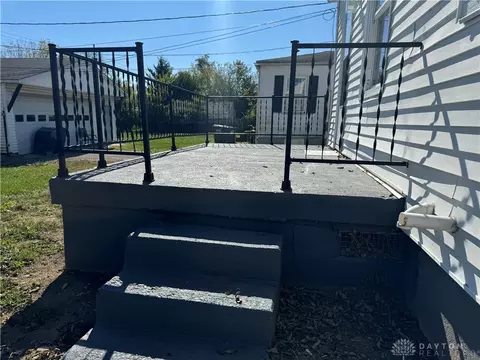 Exterior - 1514 Bauer Ave, Kettering, OH 45420 photo 2 of 4