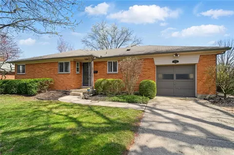 Exterior - 3830 Maryknoll Dr, Kettering, OH 45429 photo 2 of 11