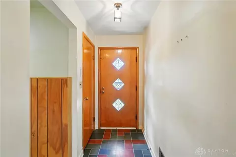 Entry Way - 3830 Maryknoll Dr, Kettering, OH 45429 photo 1 of 2