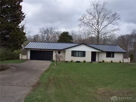 8141 S Brown School Rd, Vandalia, OH 45377