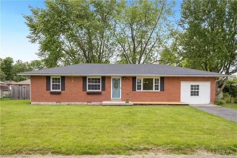 807 Fallview Ave, Englewood, OH 45322