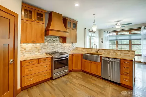 301 Eagle Ct, Springfield, OH 45505 photo 16