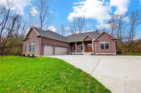 301 Eagle Ct, Springfield, OH 45505 photo 2