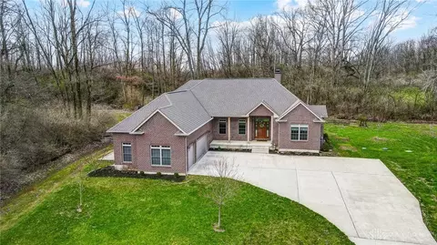 301 Eagle Ct, Springfield, OH 45505