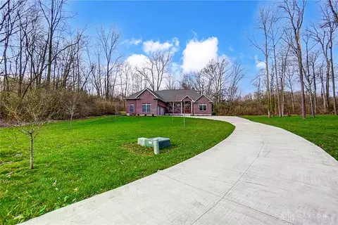 301 Eagle Ct, Springfield, OH 45505 photo 5