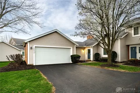 1077 Bay Harbour Cir, Dayton, OH 45458