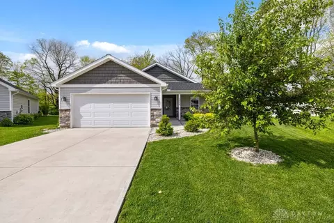 2634 Executive Dr, Troy, OH 45373