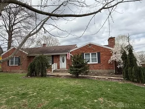 937 Whitestone Rd, Xenia, OH 45385