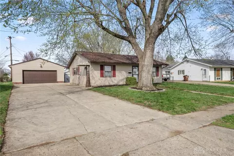 1543 Rockwell Dr, Xenia, OH 45385