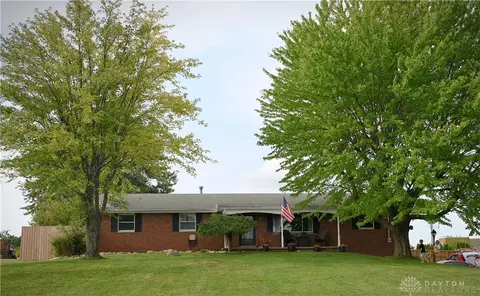 3466 Crist Rd, Springfield, OH 45502