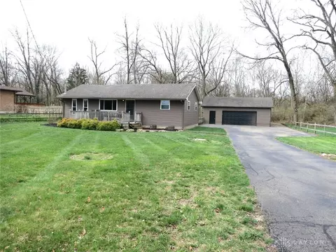 5175 Bear Creek Rd, Miamisburg, OH 45342