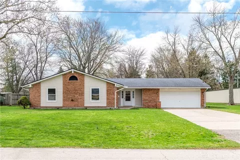 17 Matthews Ave, Enon, OH 45323