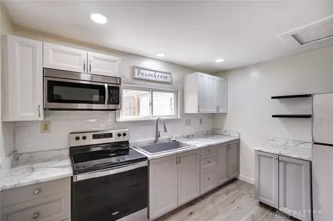 2220 Superior Ave, Springfield, OH 45505