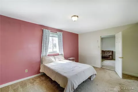 Bedroom - 2220 Superior Ave, Springfield, OH 45505 photo 4 of 10