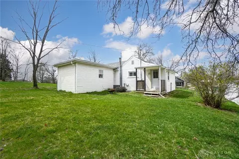 Exterior - 2220 Superior Ave, Springfield, OH 45505 photo 3 of 7