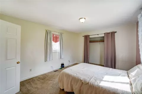 Bedroom - 2220 Superior Ave, Springfield, OH 45505 photo 3 of 10
