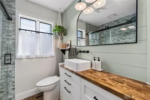 Bath - 4022 Mengel Dr, Kettering, OH 45429 photo 1 of 2