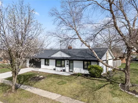 Exterior - 4022 Mengel Dr, Kettering, OH 45429 photo 6 of 6