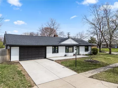 Exterior - 4022 Mengel Dr, Kettering, OH 45429 photo 2 of 6