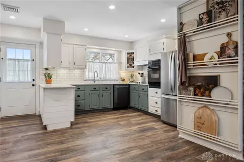 Kitchen - 4022 Mengel Dr, Kettering, OH 45429 photo 1 of 3