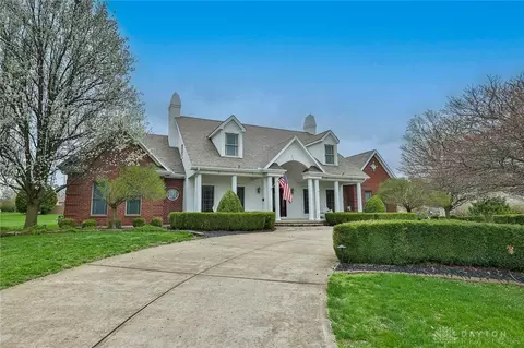2984 Kings Gate Blvd, Beavercreek, OH 45431