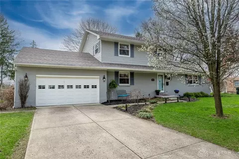 4608 Wing View Ln, Kettering, OH 45429