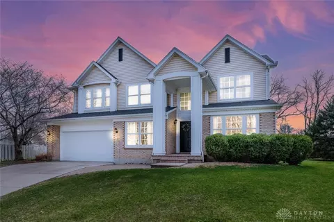 4263 Country Glen Cir, Dayton, OH 45432