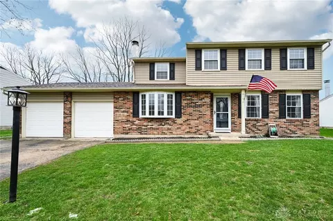 1816 El Camino Dr, Xenia, OH 45385