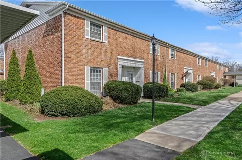 841 Clareridge Ln, Centerville, OH 45458
