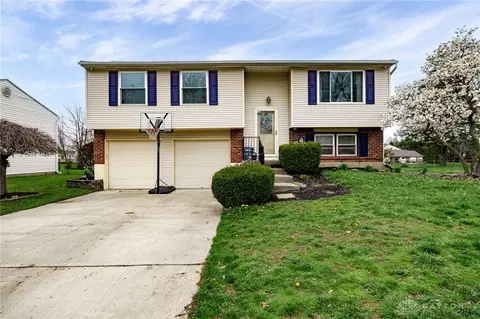106 Lexington Farm Rd, Englewood, OH 45322