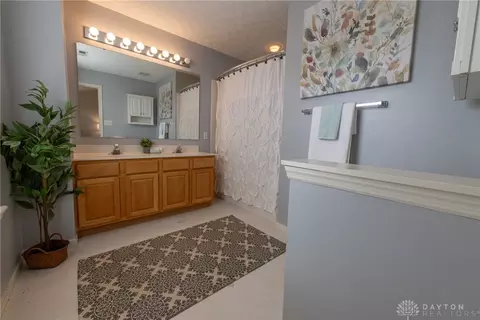 Bath - 668 Thornton Dr, Morrow, OH 45152 photo 2 of 3