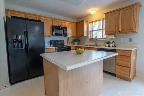 Kitchen - 668 Thornton Dr, Morrow, OH 45152 photo 1 of 2