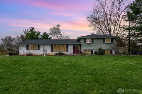 2564 Etiwanda Dr, Dayton, OH 45434