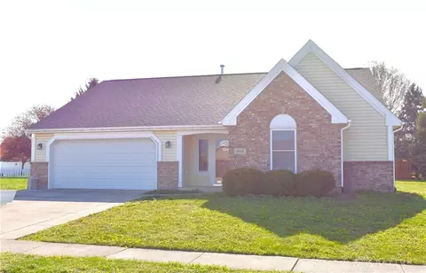 404 Deerwood Dr, Piqua, OH 45356