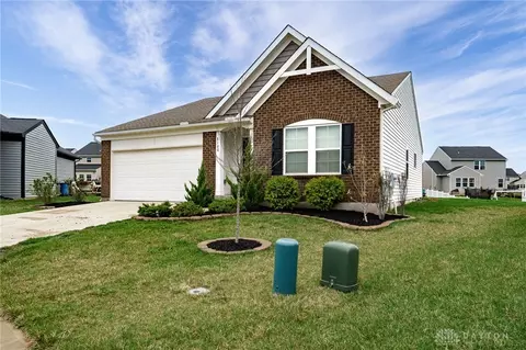8100 Cherry Birch Dr, Tipp City, OH 45371