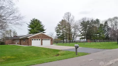 Exterior - 6419 Harvest St, Springfield, OH 45502 photo 3 of 6