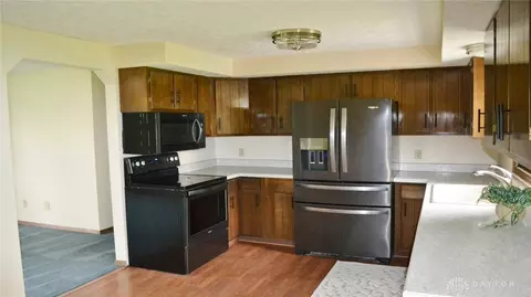 Kitchen - 6419 Harvest St, Springfield, OH 45502 photo 2 of 3